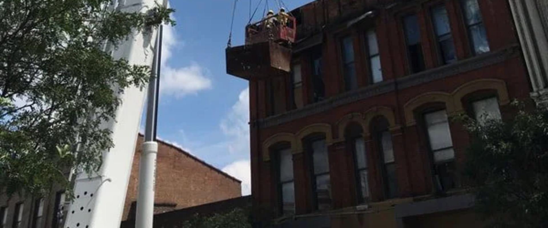 Understanding Emergency Crane Rental Services: What You Need to Know