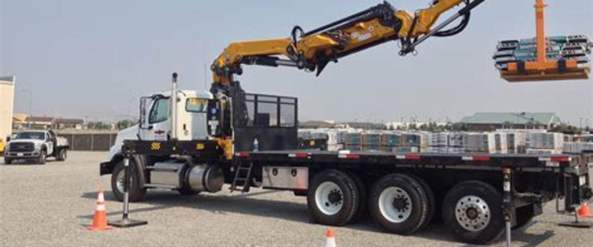 Exploring Crane Rental Services: Equipment and Attachments for Your Needs