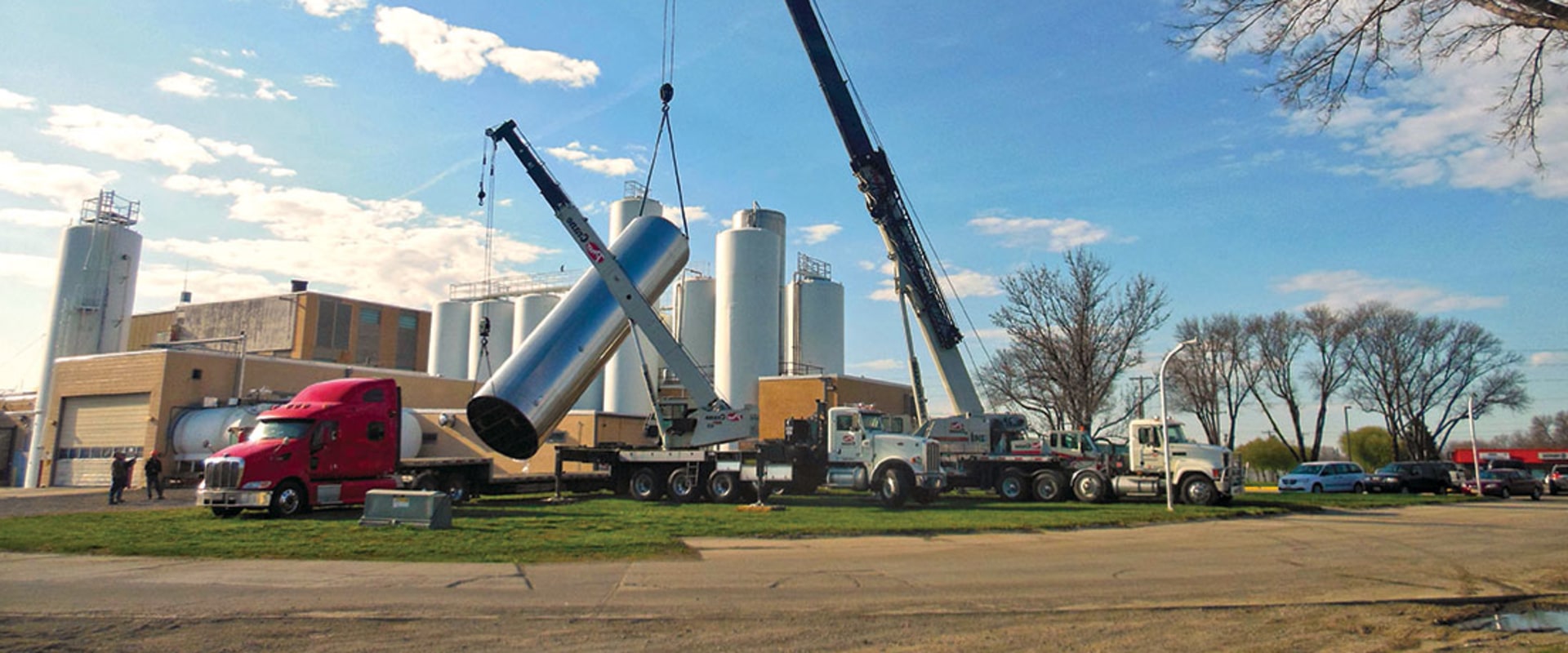 Understanding On-Site Assistance in Crane Rental Services