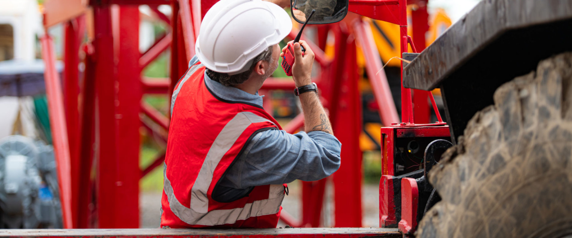 Understanding Crane Rental Services: Do You Provide Operators?